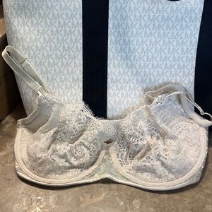 Victoria's Secret Ivory Lace Bra